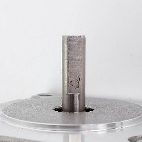 Kullanılmış - Nema 23 Bipolar 1.8 derece 1.9 Nm (269.06 oz.in) 2.8A 57x57x76mm 4 Kablo Kullanılmış - Nema 23 Bipolar 1.8 derece 1.9 Nm (269.06 oz.in) 2.8A 57x57x76mm 4 Kablo