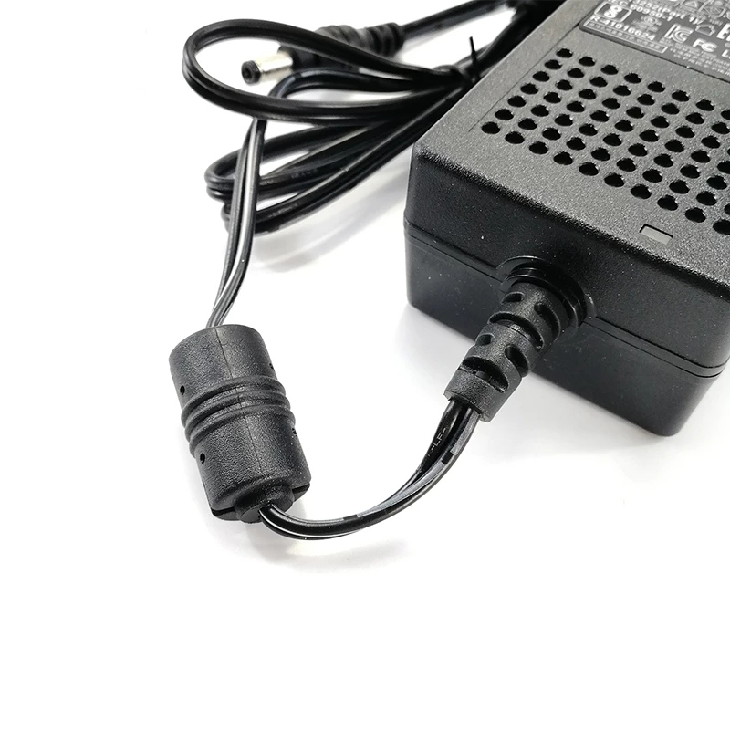GST25A05-P1J MEANWELL 20W 5VDC 4.0A 115/230VAC AC-DC Güvenilir Yeşil Endüstriyel Adaptör